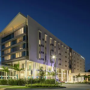 Doubletree-By-Hilton-Miami-Doral-Hotel-Sweetwater-Exterior
