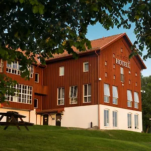 Nordens-Ark-Bed-And-Breakfast-Stranderang-Exterior