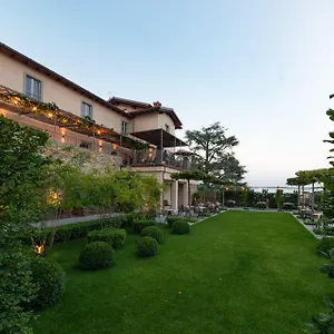 Relais-San-Vigilio-Al-Castello-Hotel-Bergamo-Exterior