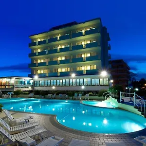 Strand-Hotel-Colorado-Lido-Di-Savio-Exterior