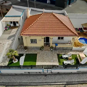 SurferS-Den-Ericeira-Hostel-Exterior