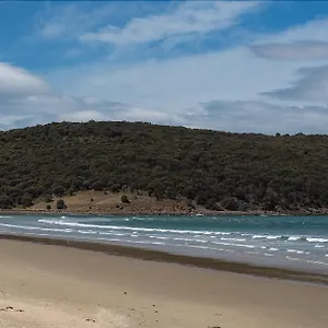 Steeles-Island-Retreat-Bed-Breakfast-Carlton-Beach