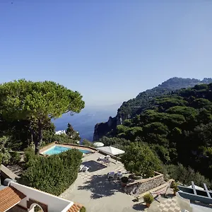 Suite-Villa-Carolina-Capri-Exterior