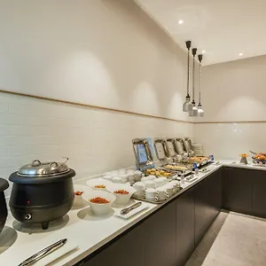 Holiday-Inn-Express-Shanghai-Xuhui-Binjiang-An-Ihg-Hotel-Business