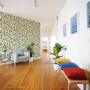 The-Steady-Hostel-Los-Angeles-Room