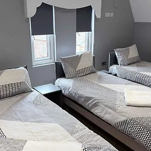 Twelfth-Man-Accommodation-Part-Of-The-Twelfth-Man-Public-House-Liverpool-Exterior