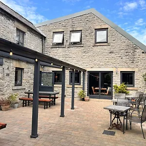 The-MerchantS-Yard-Tideswell-Exterior