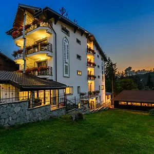 Pensiunea-Hilltop-Predeal-Exterior