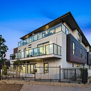 Manhattan-Apartments-Notting-Hill-Exterior