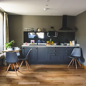 Mono Suites Old Town Business photo