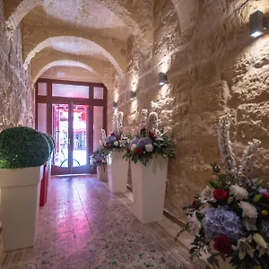 39-St-George-Bed-Breakfast-Victoria-Exterior