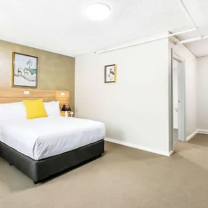 Quality-Inn-Sunshine-Haberfield-Sydney-Room