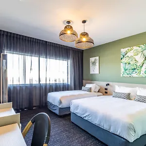 Nightcap-At-Commercial-Hotel-Gold-Coast-Room