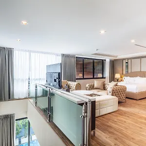 The-Grand-Sala-Thai-Bangkok-Kitchen