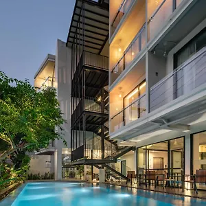 Por-Thapae-Gate-Hotel-Chiang-Mai-Exterior