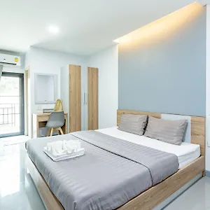 Bewish-Residence-Bangphlat-Bangkok-Exterior