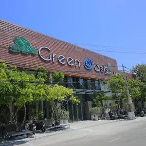 Green-Oasis-Hotel-Phuong-Sau-Exterior