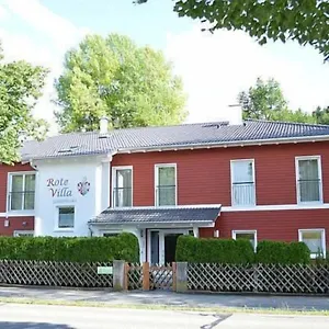 Rote-Villa-Fuessen-Exterior