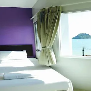 Prachuap-Beach-Hotel-Prachuap-Khiri-Khan-Beds