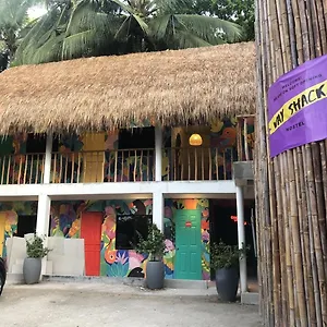 Way-Shack-Hostel-Oslob-Exterior