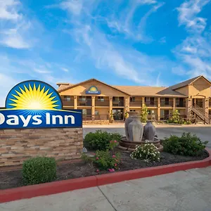 Days-Inn-By-Wyndham-Galt-Elk-Grove-South-Exterior