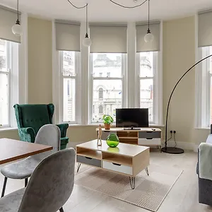 Dublin-Castle-Suites-Room