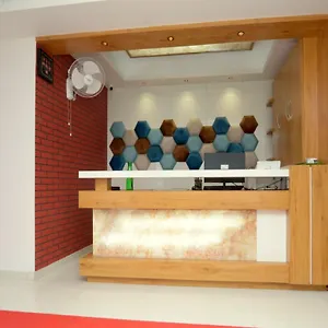 Hotel-Greeen-Leaf-Anand-People