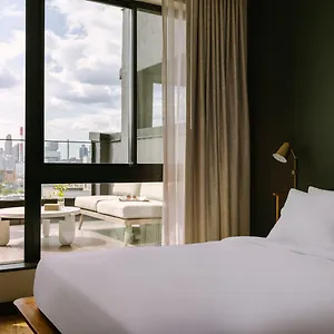 The-Dutch-Hotel-Long-Island-City-Sonder-By-Marriott-Bonvoy-New-York-Room