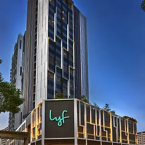 Lyf-Farrer-Park-Singapore-Exterior