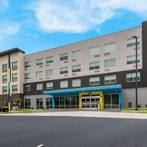 Tru-By-Hilton-Wilson-Hotel-Exterior