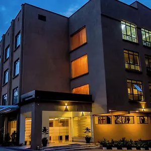Canary Hotel Kampala Exterior photo