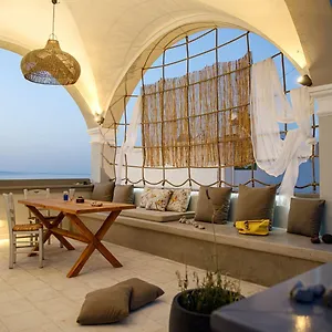 Central Hostel Oia Amenities photo