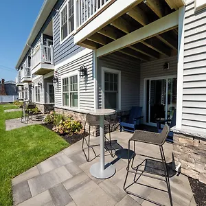 Long-Beach-Suites-Gloucester-Exterior