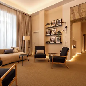 Mamalu-Studios-And-Suites-Naples-Room