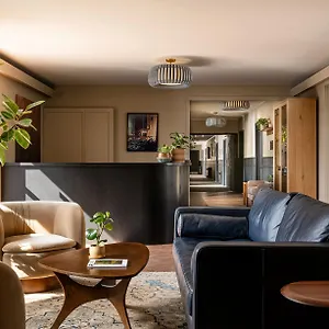 The-Darby-Hotel-Beach-Lake-Room