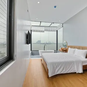 Lakeview-Residence-Hotel-Hanoi-Room