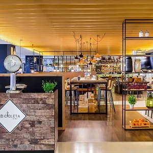 Novotel Lisboa Fast Food photo