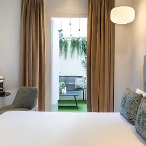 Hotel-Eiffel-Saint-Charles-Paris-Room