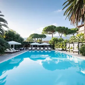 Hotel-Resort-Barracuda-Marina-di-Campo-Exterior