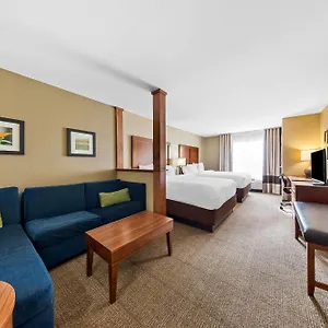Comfort-Inn-Suites-West-Medical-Center-Rochester-Room