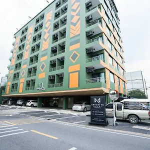 Infinite-Hotel-Ratchada-Bangkok-Exterior