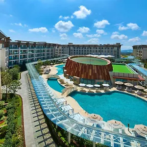 Marriott-Jeju-Shinhwa-World-Hotel-Seogwipo-Exterior
