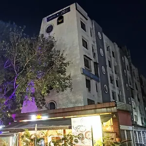 Super-Townhouse-Oak-Gharonda-Residency-Near-Sant-Tukaram-Nagar-Metro-Station-Hotel-Pune-Exterior