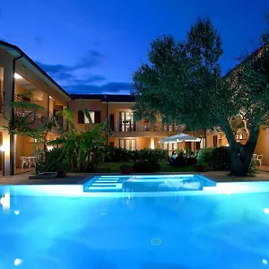 Residence Villa Andrea Swimming Pool photo