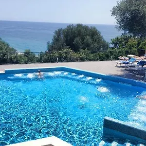 Villaggio-Turistico-La-Fenosa-Marina-di-Camerota-Swimming-Pool