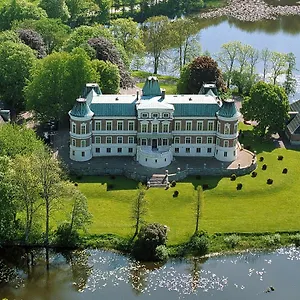Haeckeberga-Slott-Hotel-Genarp-Exterior