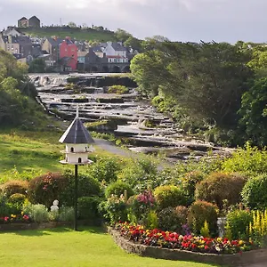 Falls Hotel & Spa Exterior photo