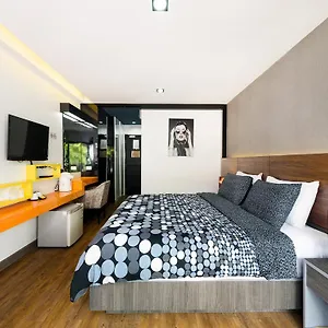 The-Loft-Seaside-Sriracha-Hotel-Si-Racha-Room