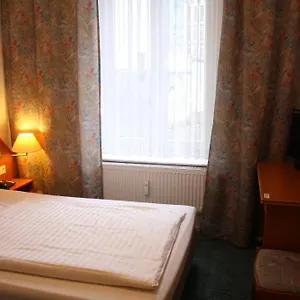 Alameda-Hotel-Hamburg-Beds