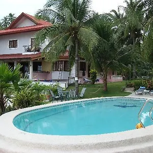 Las-Flores-Beachside-Hotel-Catmon-Swimming-Pool
